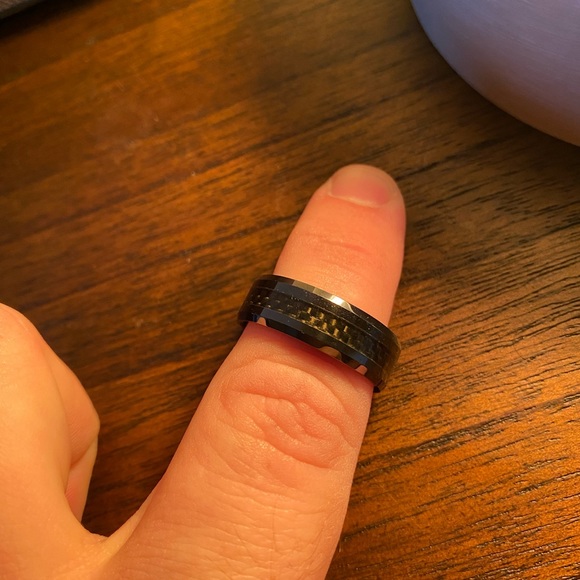 Mens Ceramic/carbon fiber ring - Picture 2 of 3